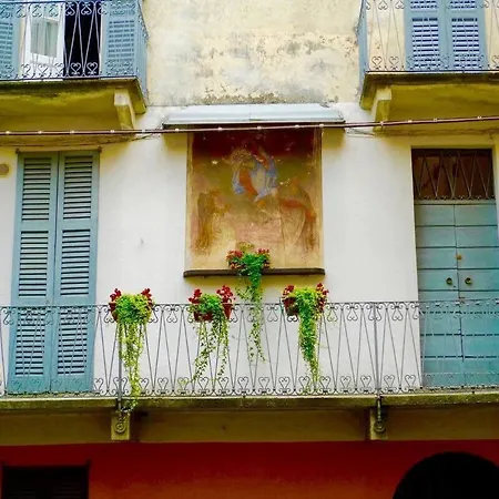 18th Century With Fresco Apartment *