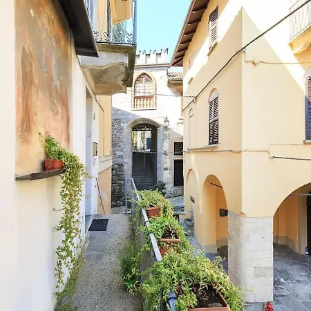 18th Century With Fresco Apartment *