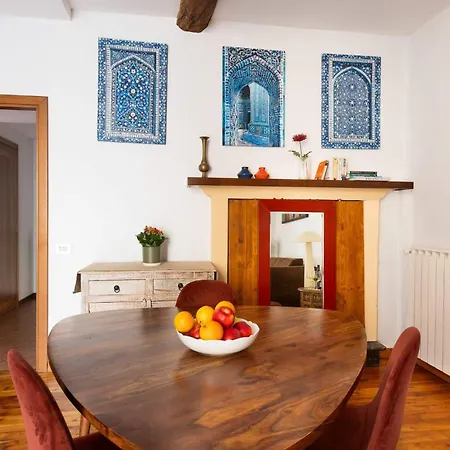 18th Century With Fresco דירה לזה